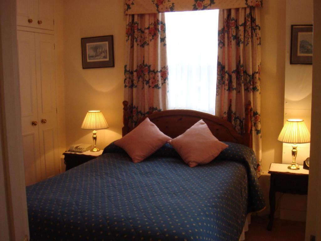 Gibtel Lodge & Cafe Slough Quarto foto